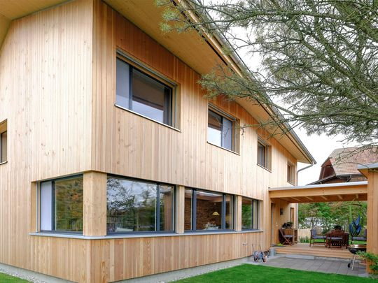 Zoom: Holzhaus in der Region Aarberg