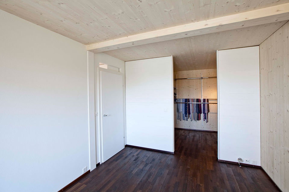 Holzhaus im Seeland