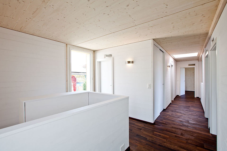 Holzhaus im Seeland