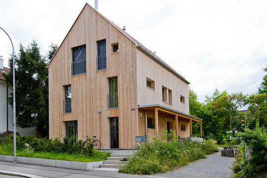 Zoom: Holzhaus in Zürich