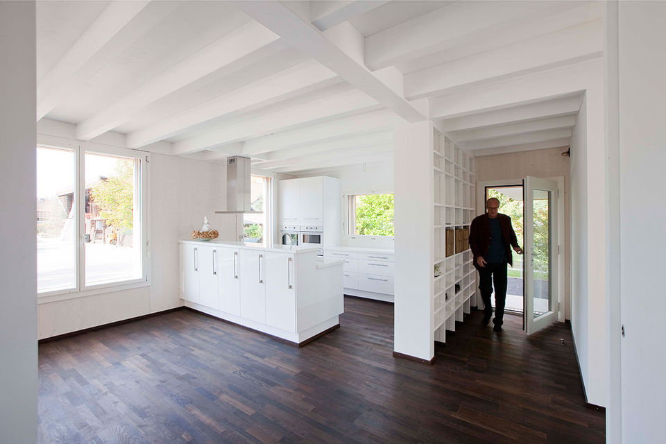 Holzhaus im Seeland